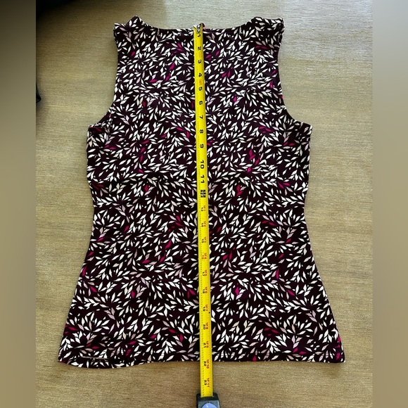 White House Black Market Black and Pink Leaf Print Tank Top - Picture 4 of 4